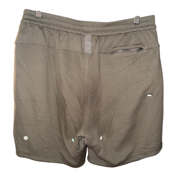 Lululemon Relaxed Fit Training Shorts Rover Brown L - Picture 4 of 8